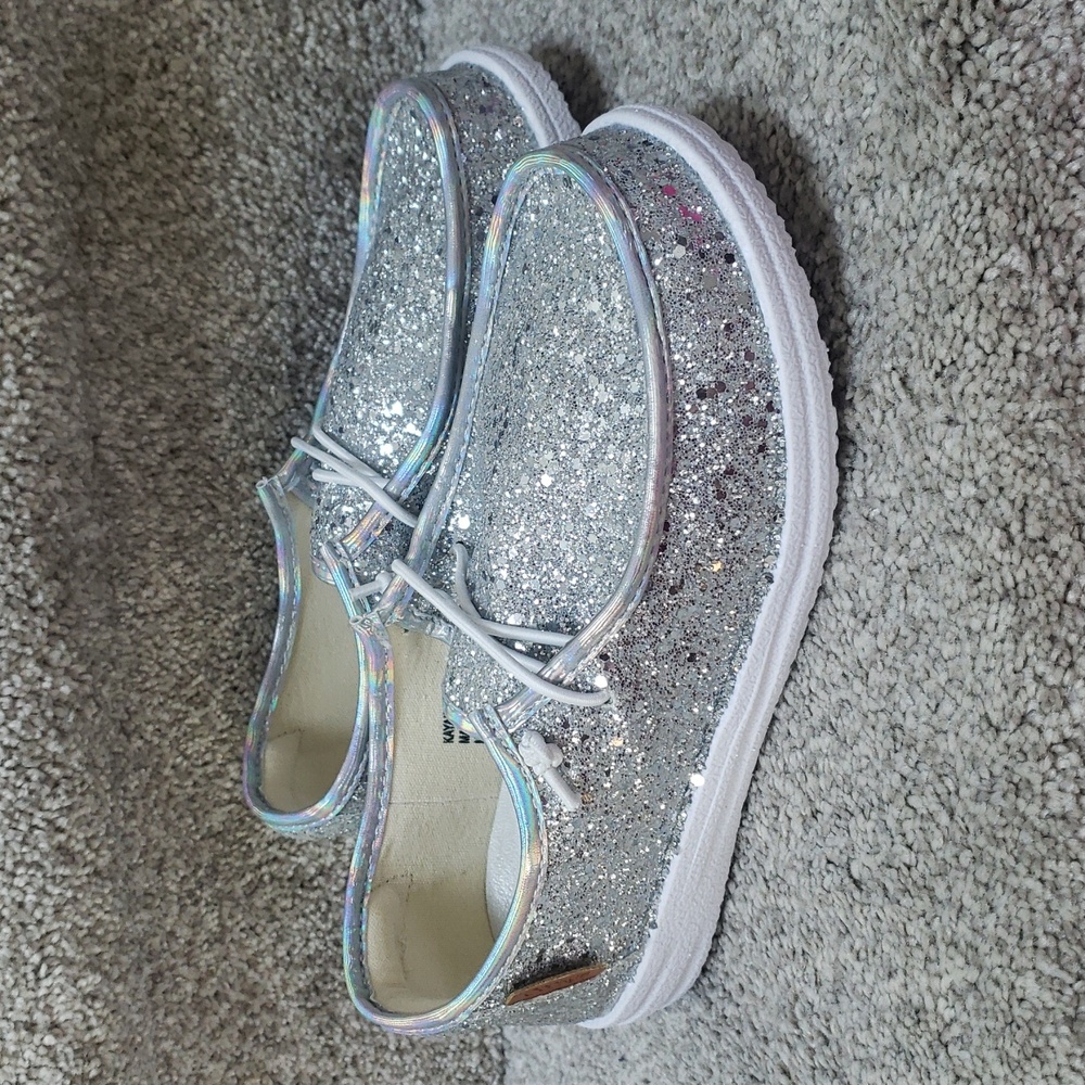 Glitter corkys light blue (halo) NIB Size 7 ONLY